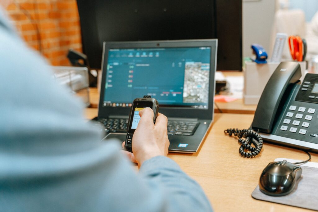 4 Communication Challenges Overcome by STORM Push-to-Talk Radios
